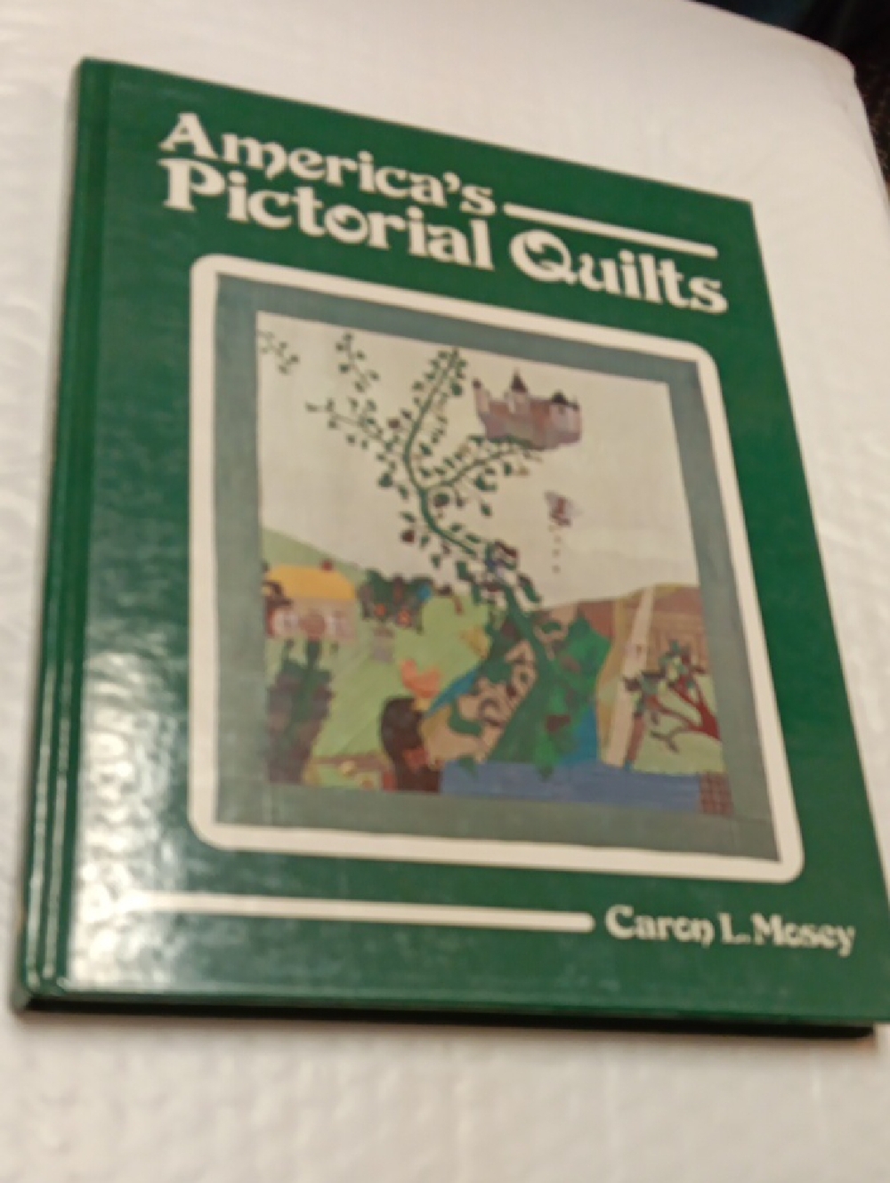 America's Pictorial Quilts Book - Green Cover